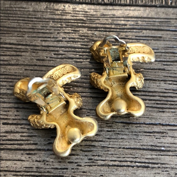Erwin Pearl Matte Goldtone Teddy Bear Clip Earring - Picture 7 of 16